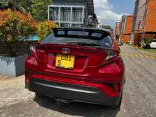 Toyota CHR NGX 10 2019 SUV