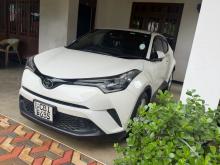 Toyota CHR NGX 10 2018 SUV
