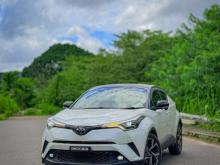 Toyota CHR NGX 10 2019 SUV