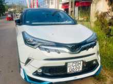 Toyota CHR NGX 10 2018 SUV