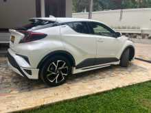 https://riyasewana.com/uploads/toyota-chr-ngx-18103714392.jpg