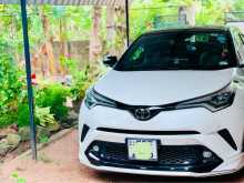 Toyota CHR NGX 10 2018 SUV