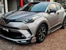 Toyota CHR NGX 10 2018 SUV