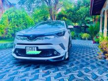 Toyota CHR NGX 50 2017 SUV