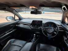 https://riyasewana.com/uploads/toyota-chr-ngx-2017-118551112213.jpg
