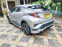 https://riyasewana.com/uploads/toyota-chr-ngx-2017-17112312104.jpg