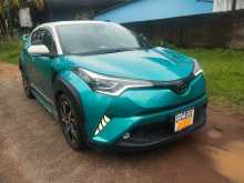Toyota CHR NGX 10 2017 SUV