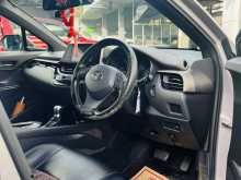 https://riyasewana.com/uploads/toyota-chr-ngx-2017-2416275712953.jpg