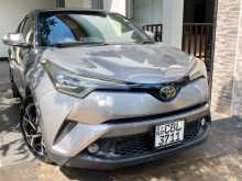 Toyota CHR NGX 50 2017 SUV