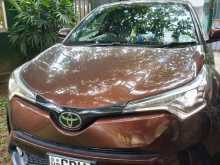 Toyota CHR NGX50 2017 SUV
