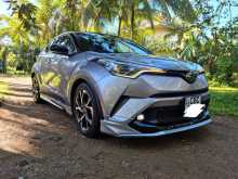 Toyota CHR NGX 10 2018 SUV