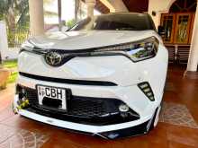 Toyota CHR NGX 10 2018 SUV