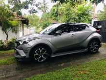 Toyota CHR NGX 50 2018 SUV