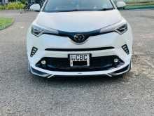 Toyota CHR NGX 10 2018 SUV