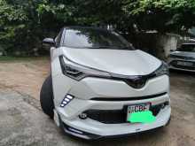 Toyota CHR NGX 10 2018 SUV