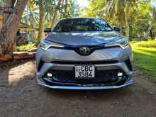 Toyota CHR NGX 10 2018 SUV
