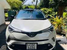 Toyota CHR NGX 10 2018 SUV