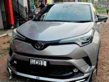 Toyota CHR NGX 10 2018 SUV