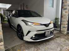 Toyota CHR NGX 10 2018 SUV