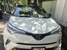 Toyota CHR NGX 50 2018 SUV