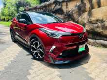 Toyota CHR NGX 10 2018 SUV