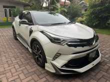 Toyota CHR NGX 10 2018 SUV