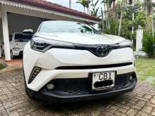 Toyota CHR NGX 10 2018 SUV