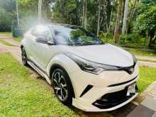 Toyota CHR NGX 10 2018 SUV