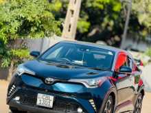Toyota CHR NGX 10 2019 SUV
