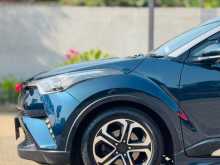 Toyota CHR NGX 10 2019 SUV