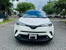 Toyota CHR NGX 10 2019 SUV