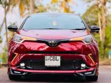 Toyota CHR NGX 10 2020 SUV