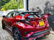 Toyota CHR NGX 10 2018 SUV