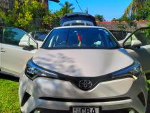 Toyota CHR NGX 50 2017 SUV