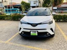 Toyota CHR NGX 50 2017 SUV