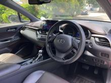 https://riyasewana.com/uploads/toyota-chr-ngx-221326426324.jpg