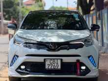 Toyota CHR NGX 10 2018 SUV