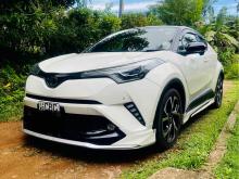 Toyota CHR NGX 10 2018 SUV