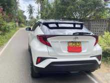 https://riyasewana.com/uploads/toyota-chr-ngx-2518453722133.jpg