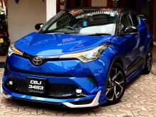 Toyota CHR NGX 10 2020 SUV