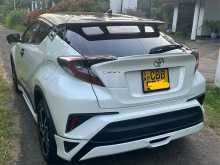 Toyota CHR NGX 50 2018 SUV