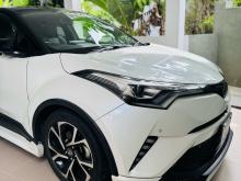 Toyota CHR NGX 10 2018 SUV