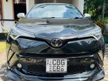 Toyota CHR NGX 50 2018 SUV