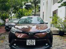 Toyota CHR NGX 10 2018 SUV