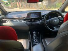 https://riyasewana.com/uploads/toyota-chr-ngx-31121246016.jpg