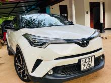 Toyota CHR NGX 10 2019 SUV
