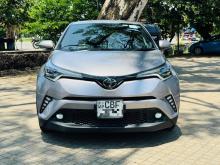 Toyota CHR NGX 10 2018 SUV