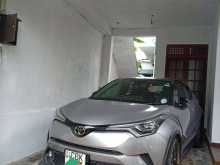 Toyota CHR NGX 50 2017 SUV