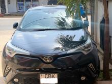 Toyota CHR NGX 10 2020 SUV