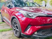 Toyota CHR NGX 10 2018 SUV
